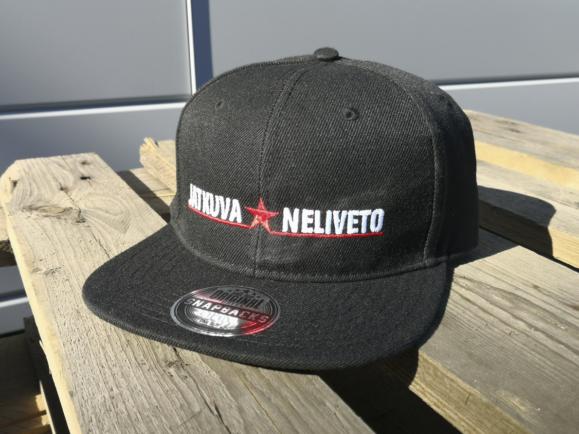 Jatkuva Neliveto Pitch Black snapback cap pikimusta lippalakki