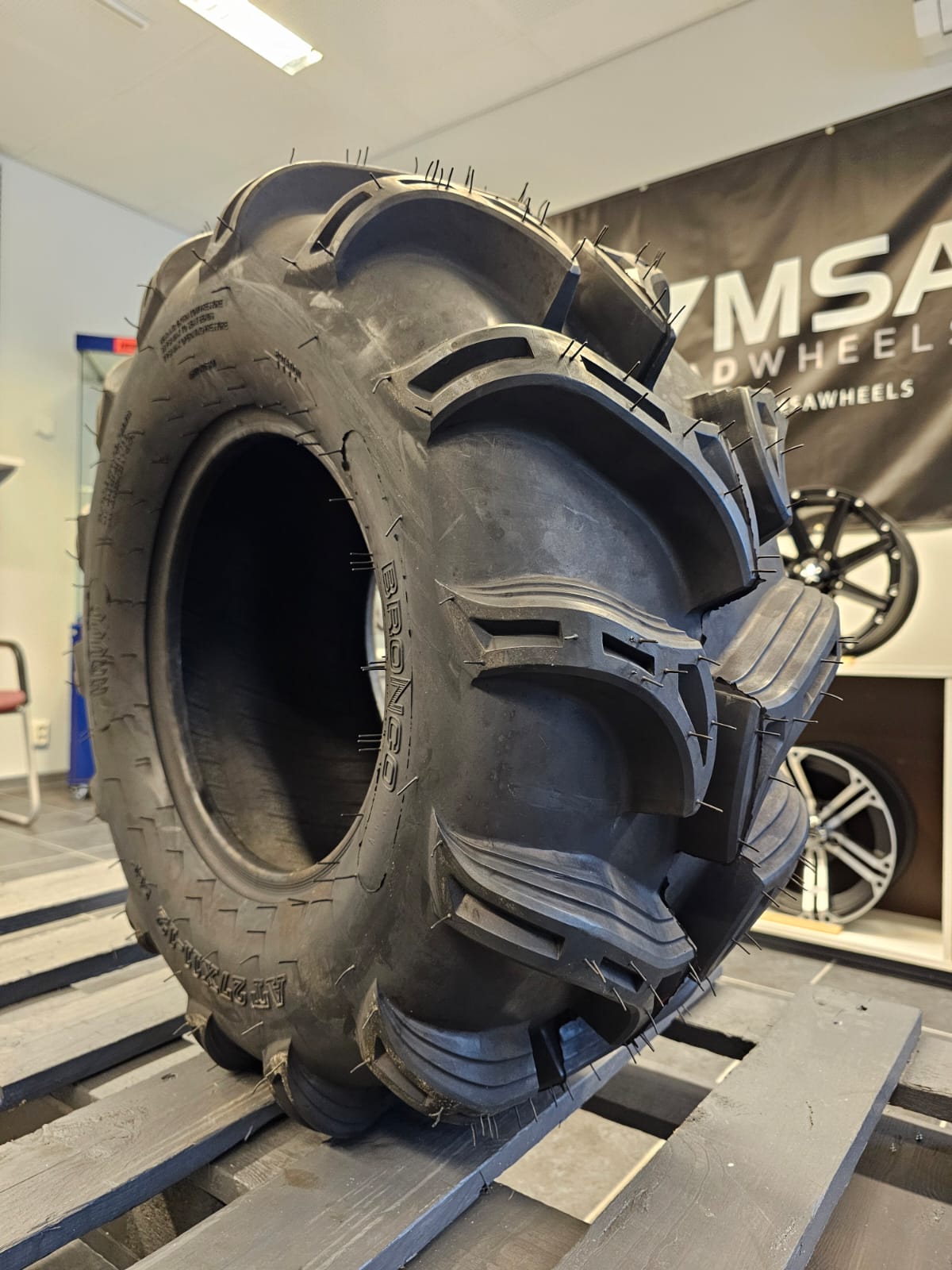 Bronco 27x11.00-14 Havoc E4 rengas