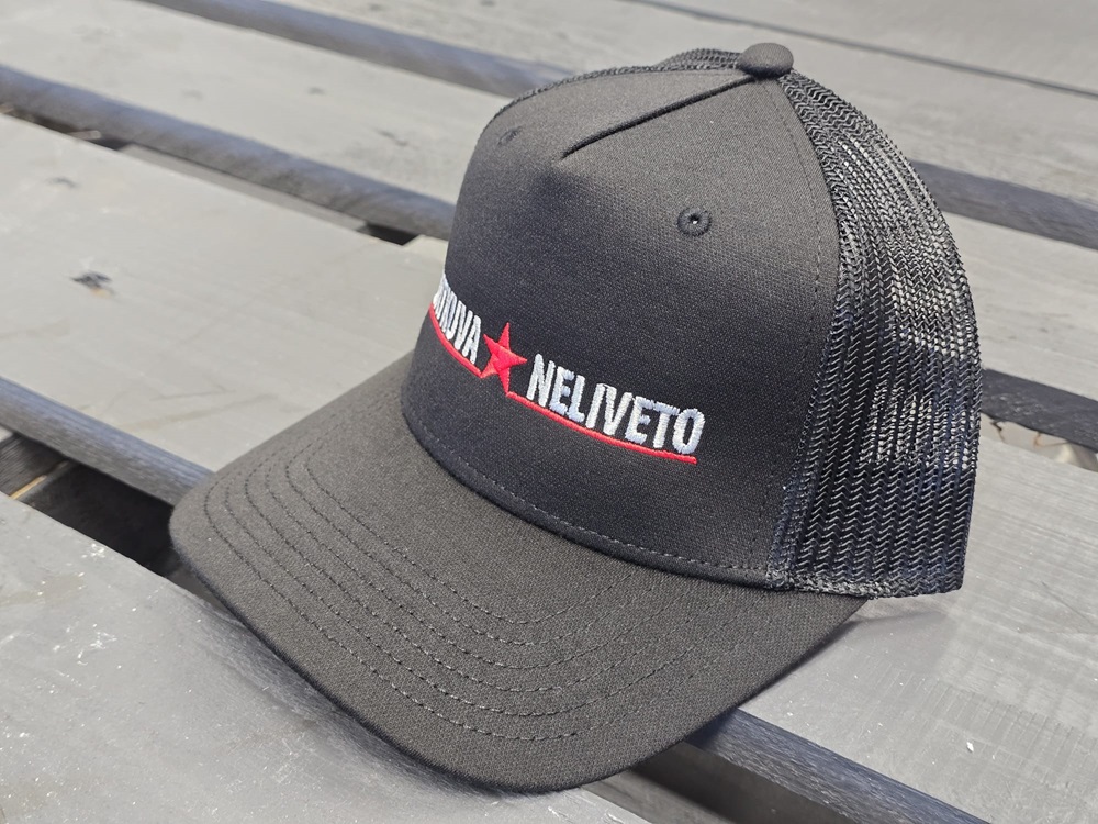 Jatkuva Neliveto Midnight Black mesh curved snapback cap - keskiyönmusta lippalakki